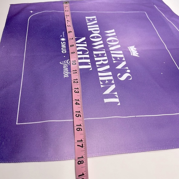 Two Sacramento Kings towels - Picture 2 of 4